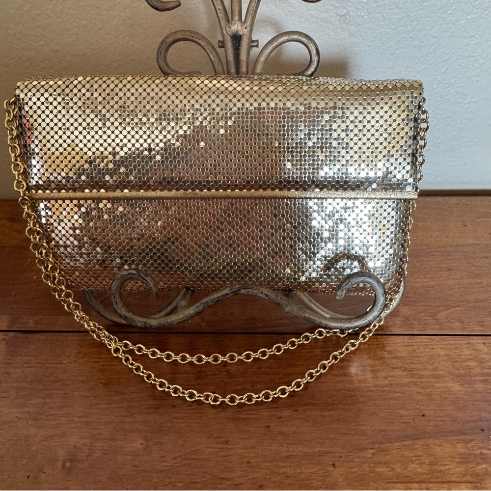 Whiting and Davis Glamorous Gold Metal Mesh Evening Clutch Purse Vintage - Picture 2 of 10